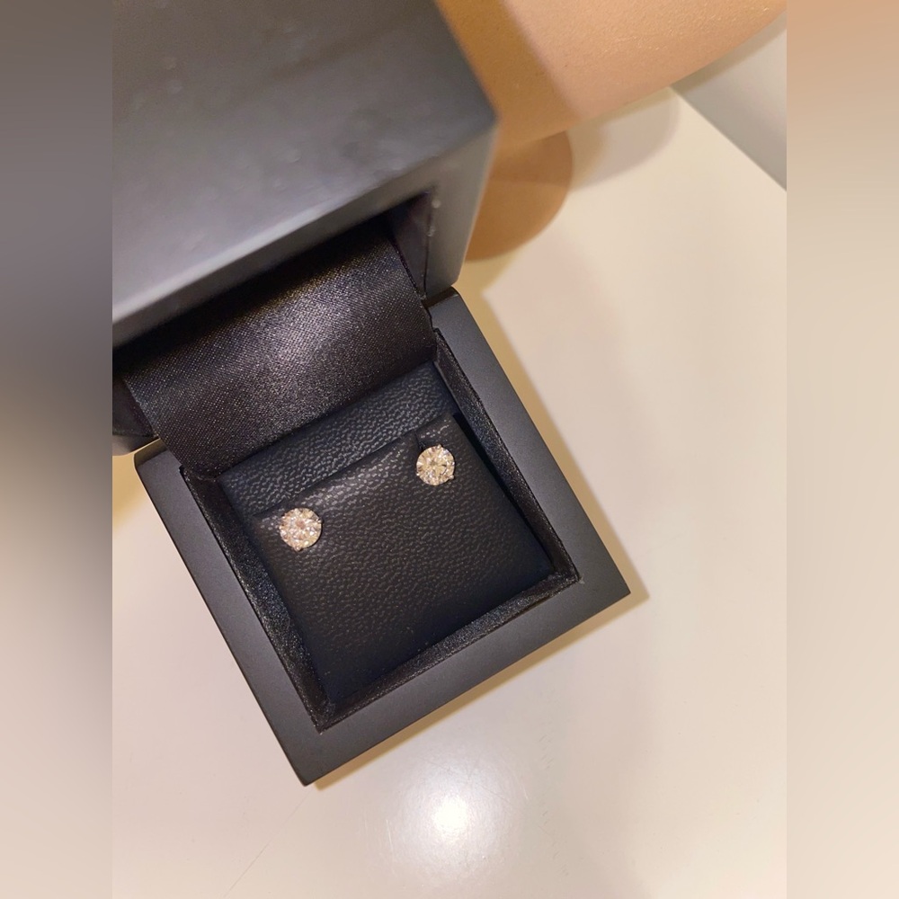 Diamond Stud Earrings💎 With International Gemological Institute Diamond Report